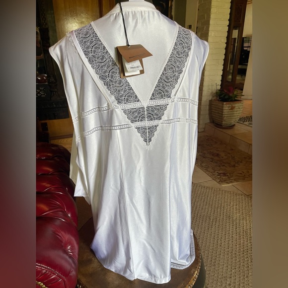 Burberry White Mini Dress - Picture 4 of 16